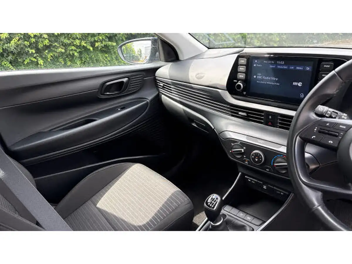 2022-hyundai-i20-10-t-gdi-se-connect-eclutch-imt-big-13