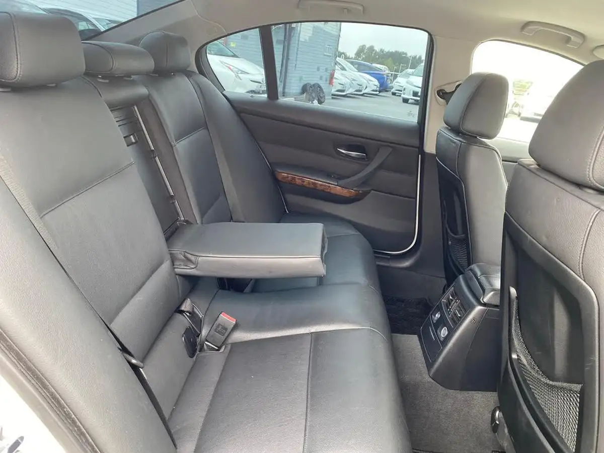 2009-bmw-3-series-big-31