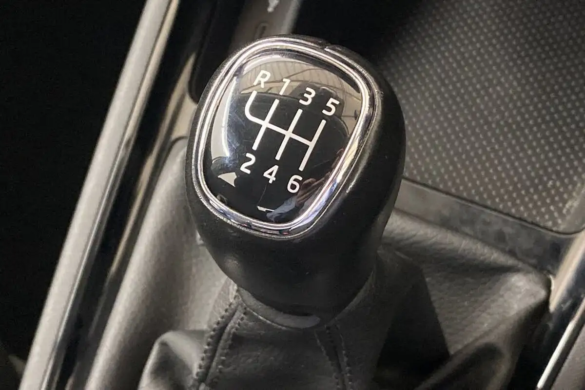 2022-skoda-scala-10-tsi-se-technology-109ps-big-28