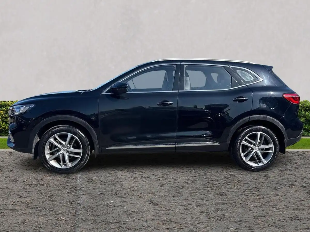 2021-mg-hs-15t-gdi-exclusive-162ps-big-5