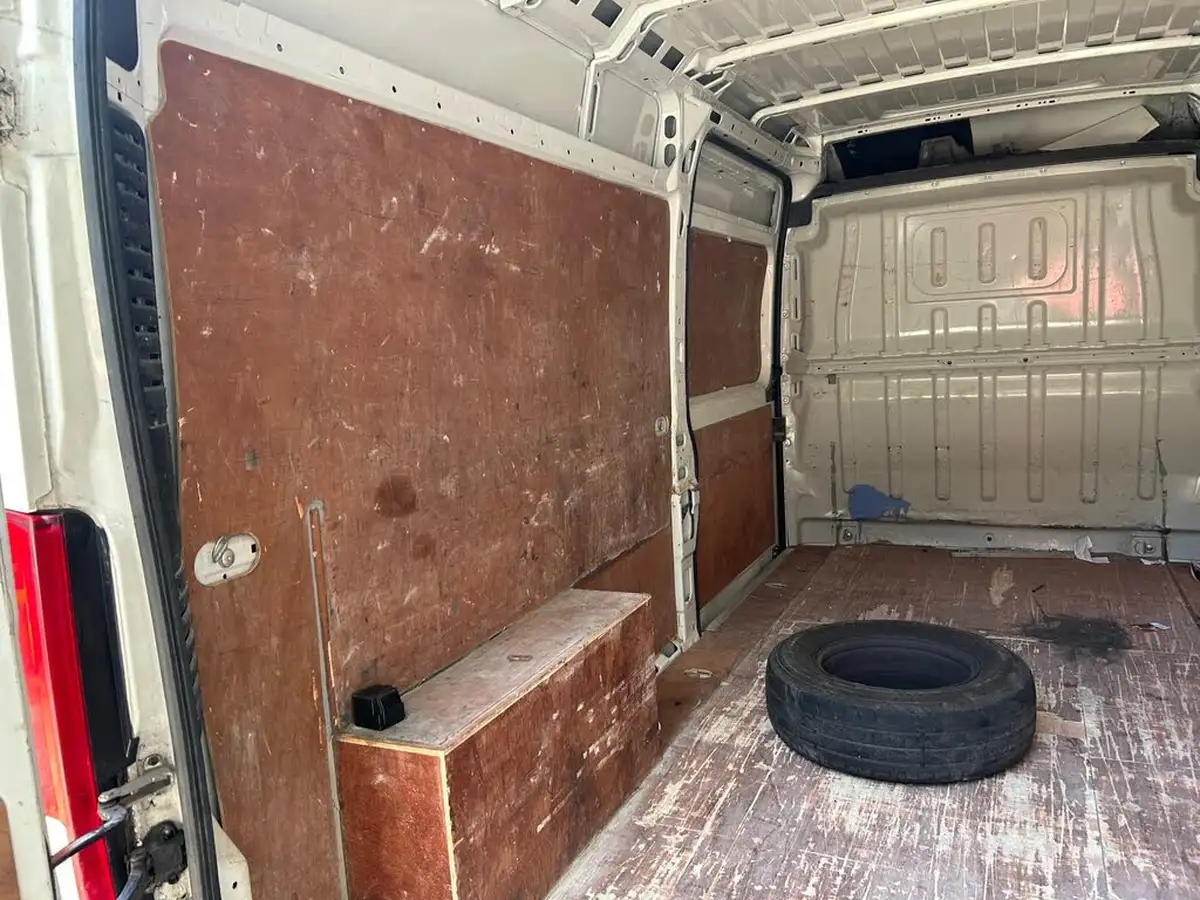 2020-citroen-relay-22bluehdi-35-l3h2-driver-big-17