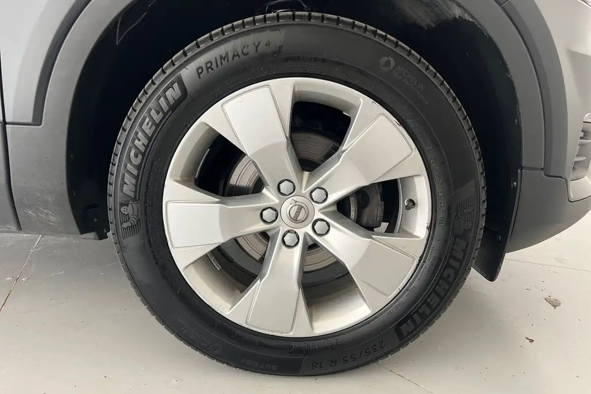 2021-volvo-xc40-15-t3-momentum-161bhp-big-4