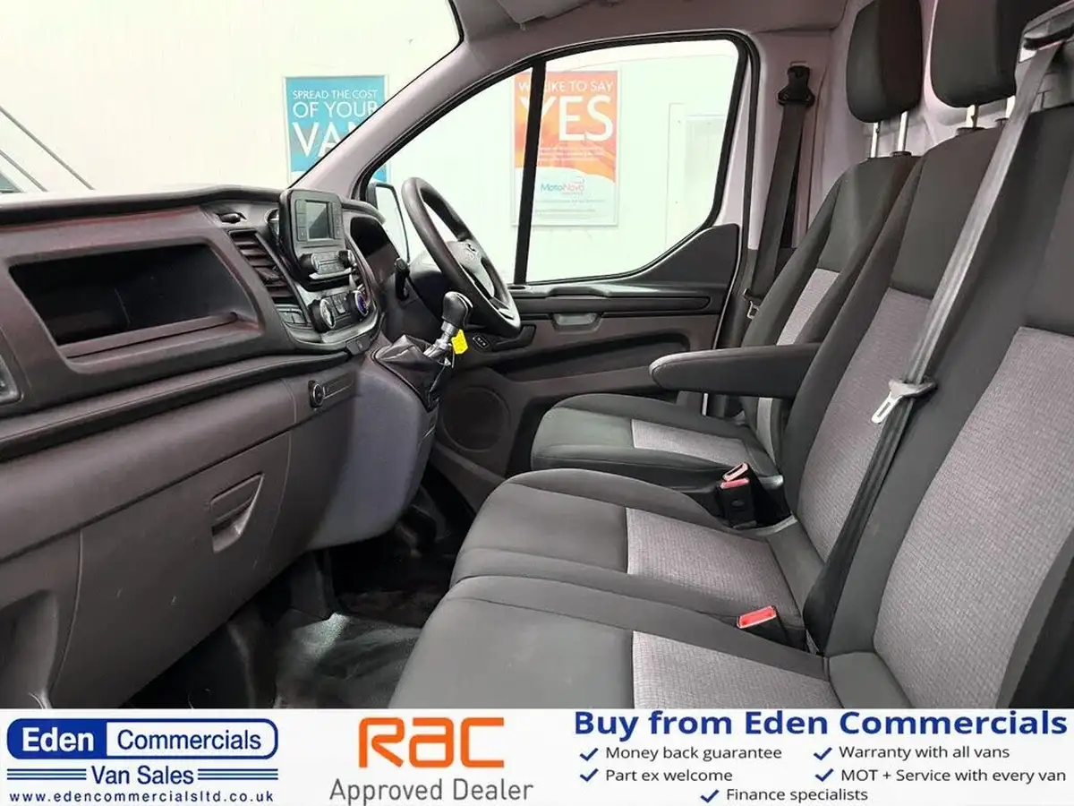 2019-ford-transit-custom-20tdci-300-l1h1-105pseu6-panel-van-big-9