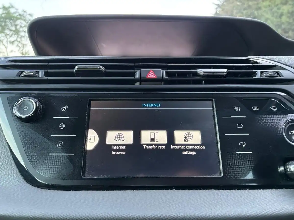 2014-citroen-grand-c4-picasso-16e-hdi-vtr-115ps-big-23