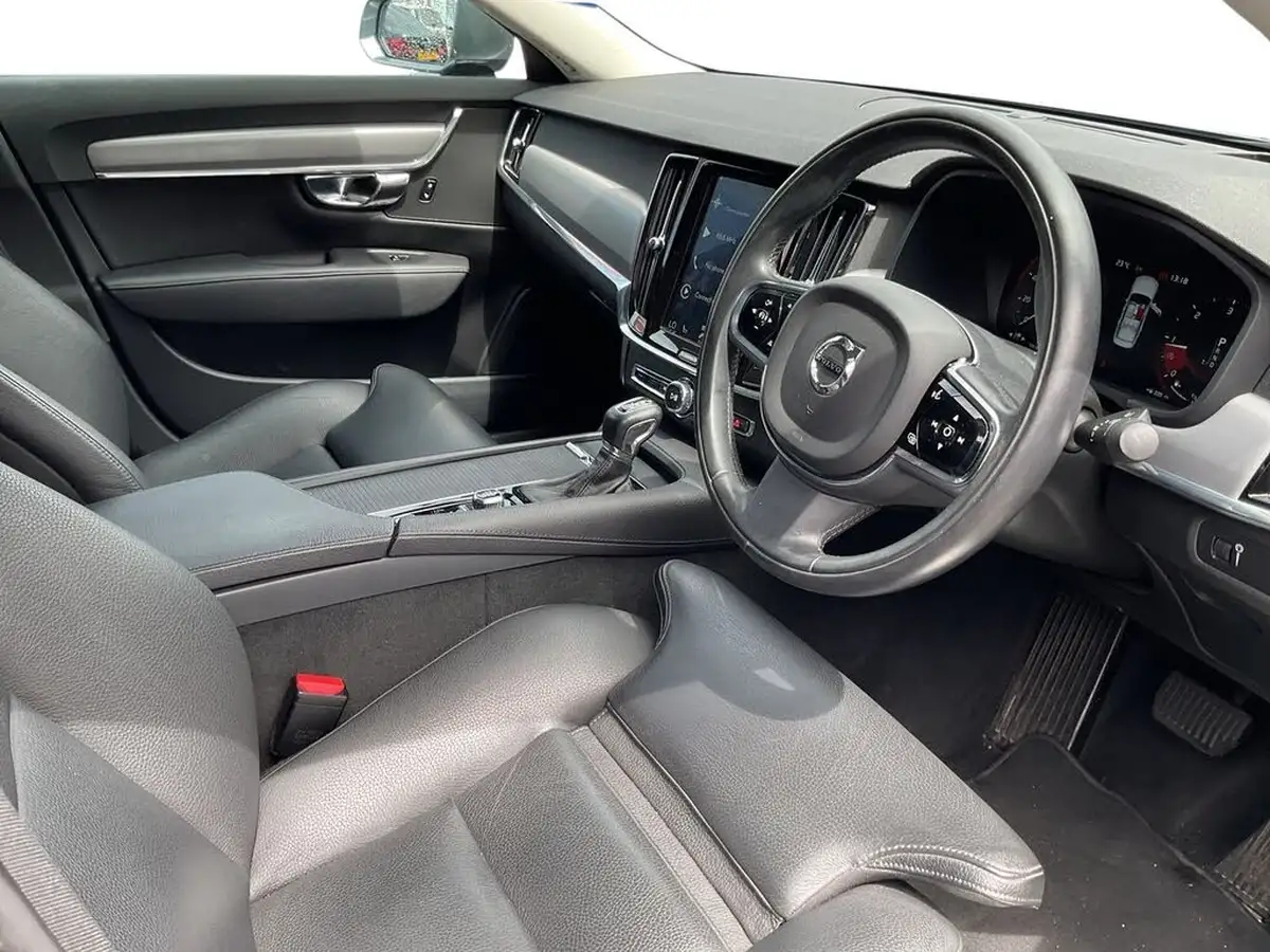 2019-volvo-s90-20td-d4-momentum-plus-big-5