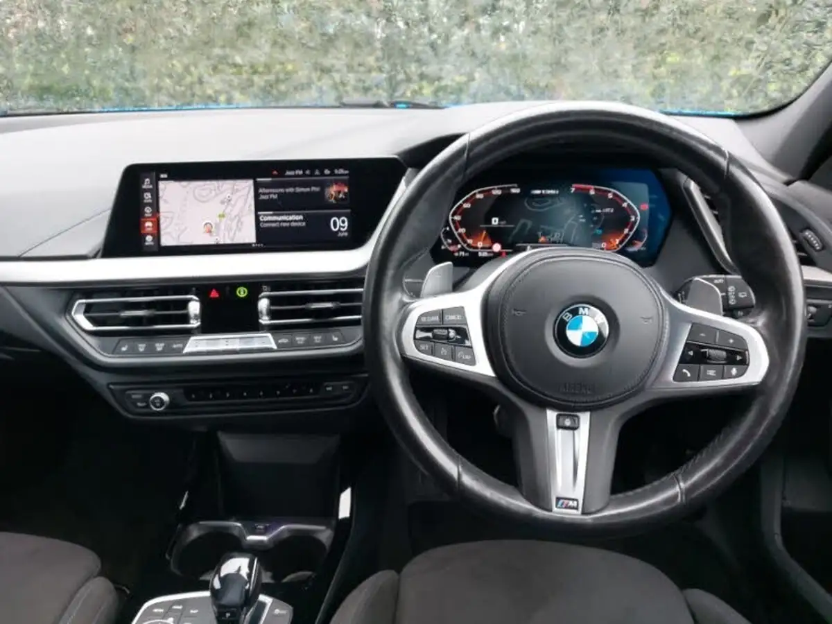2021-bmw-1-series-20-m135i-xdrive-big-6