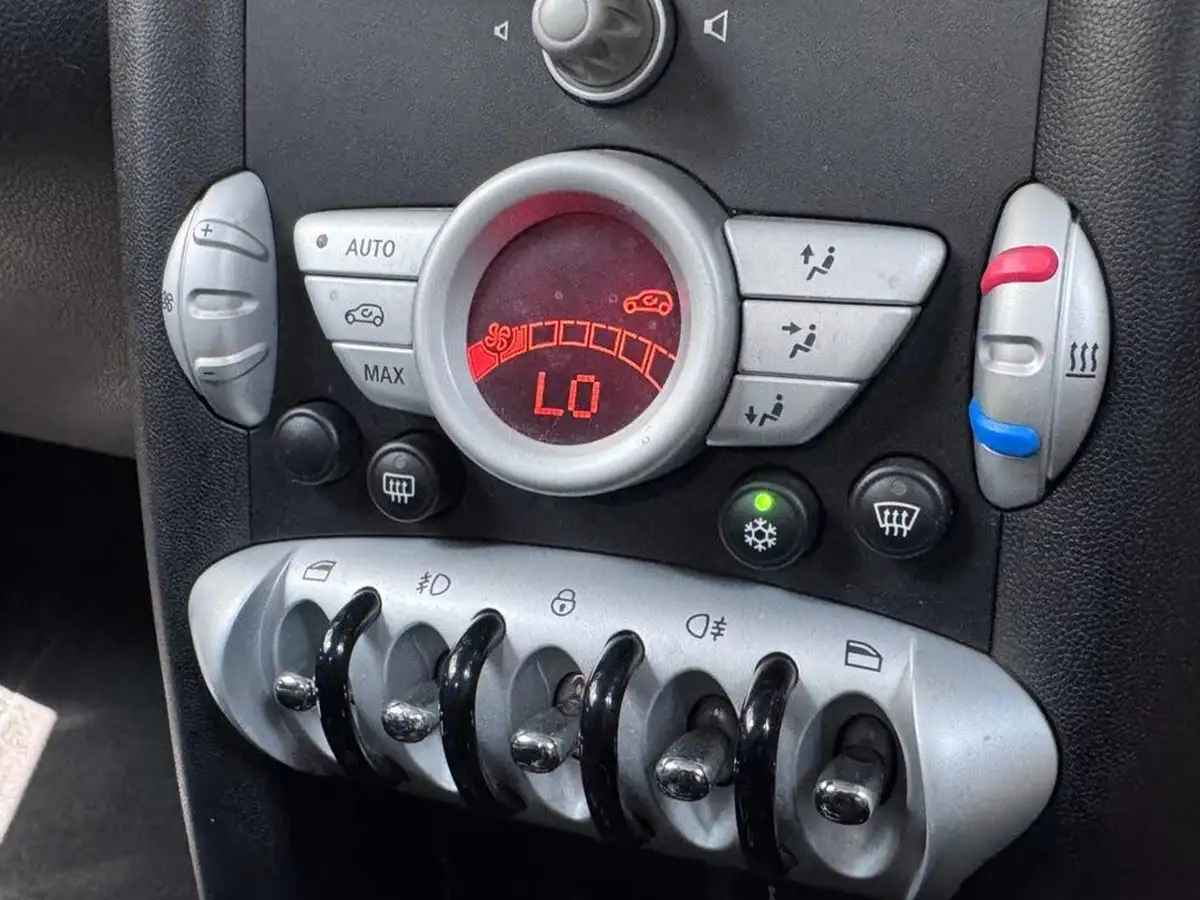 2010-mini-clubman-16-cooper-graphite-big-36