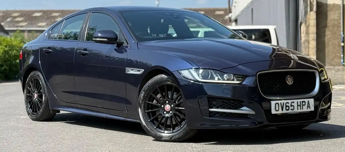 2015-jaguar-xe-20td-r-sport-163ps-auto-big-10