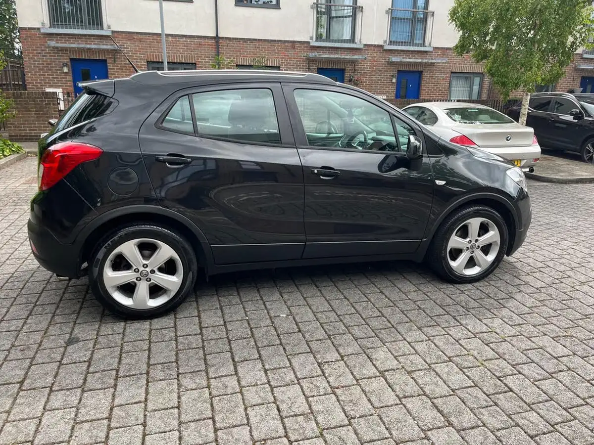 2013-vauxhall-mokka-16-exclusiv-big-16
