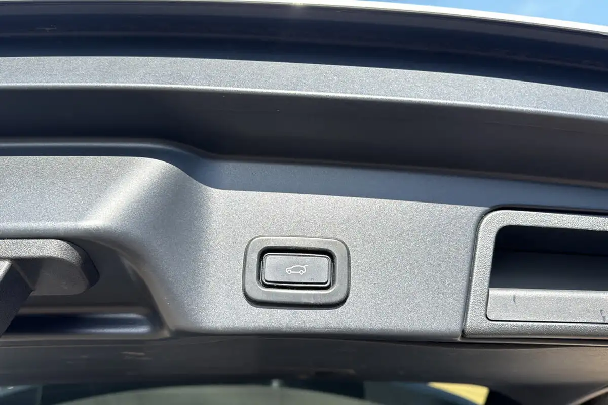 2019-land-rover-range-rover-evoque-20-p250-r-dynamic-hse-big-23