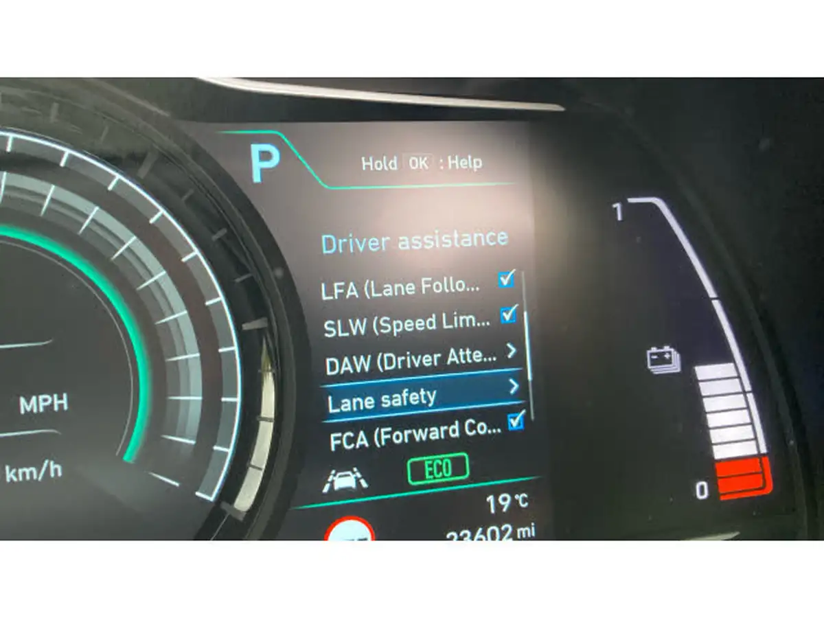 2020-hyundai-kona-e-premium-se-64kwh-105kw-obc-big-39