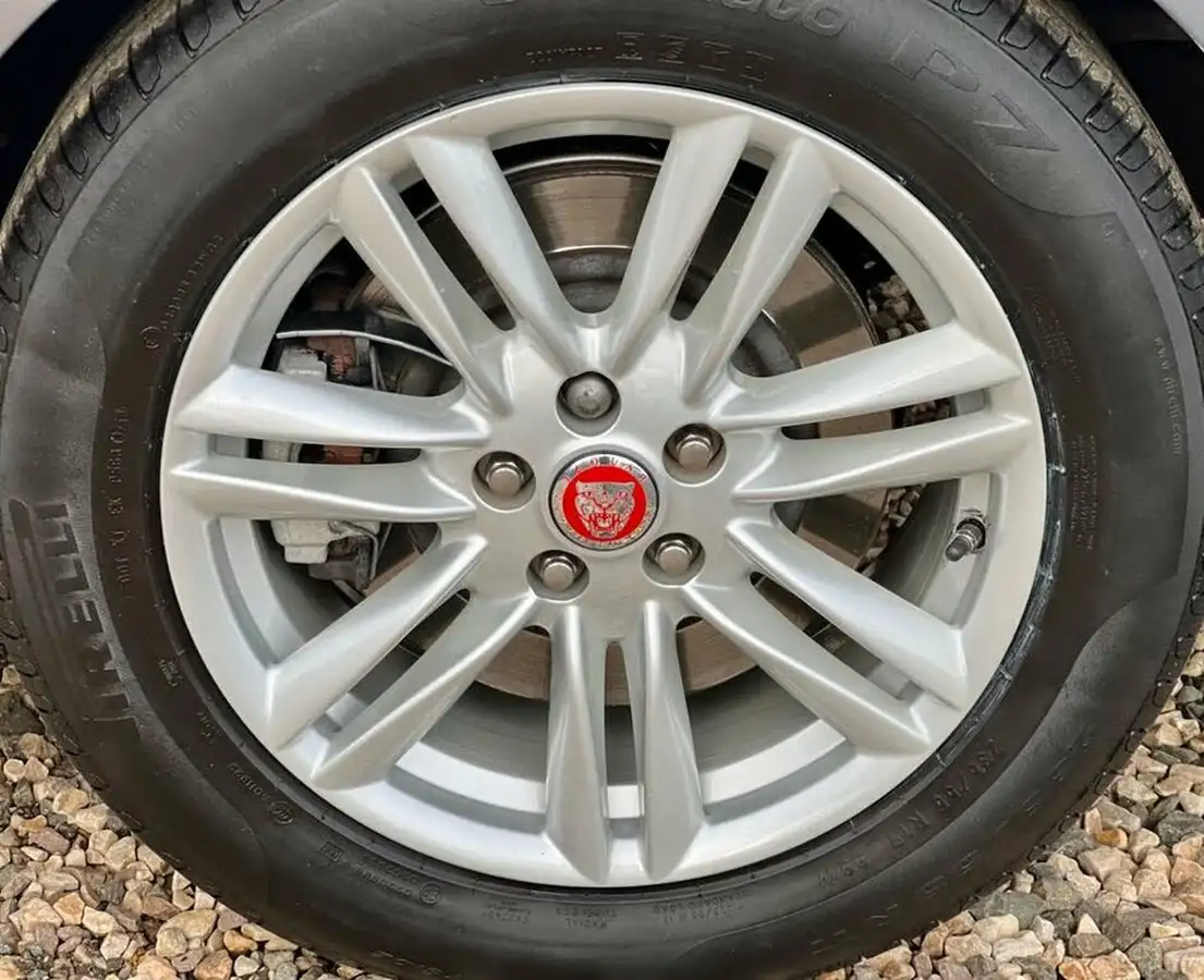 2015-jaguar-xf-22td-luxury-200ps-saloon-4d-big-6