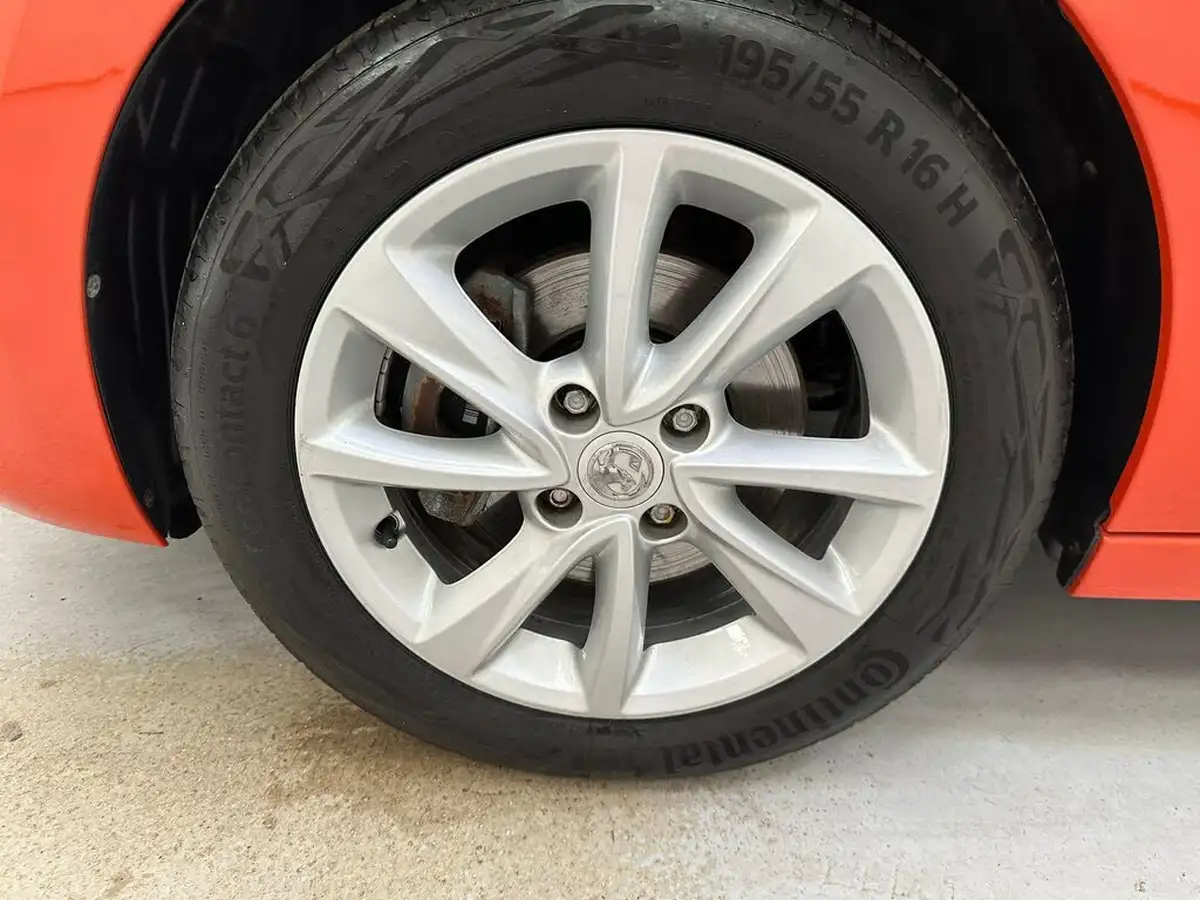 2020-vauxhall-corsa-15-turbo-d-se-nav-big-32