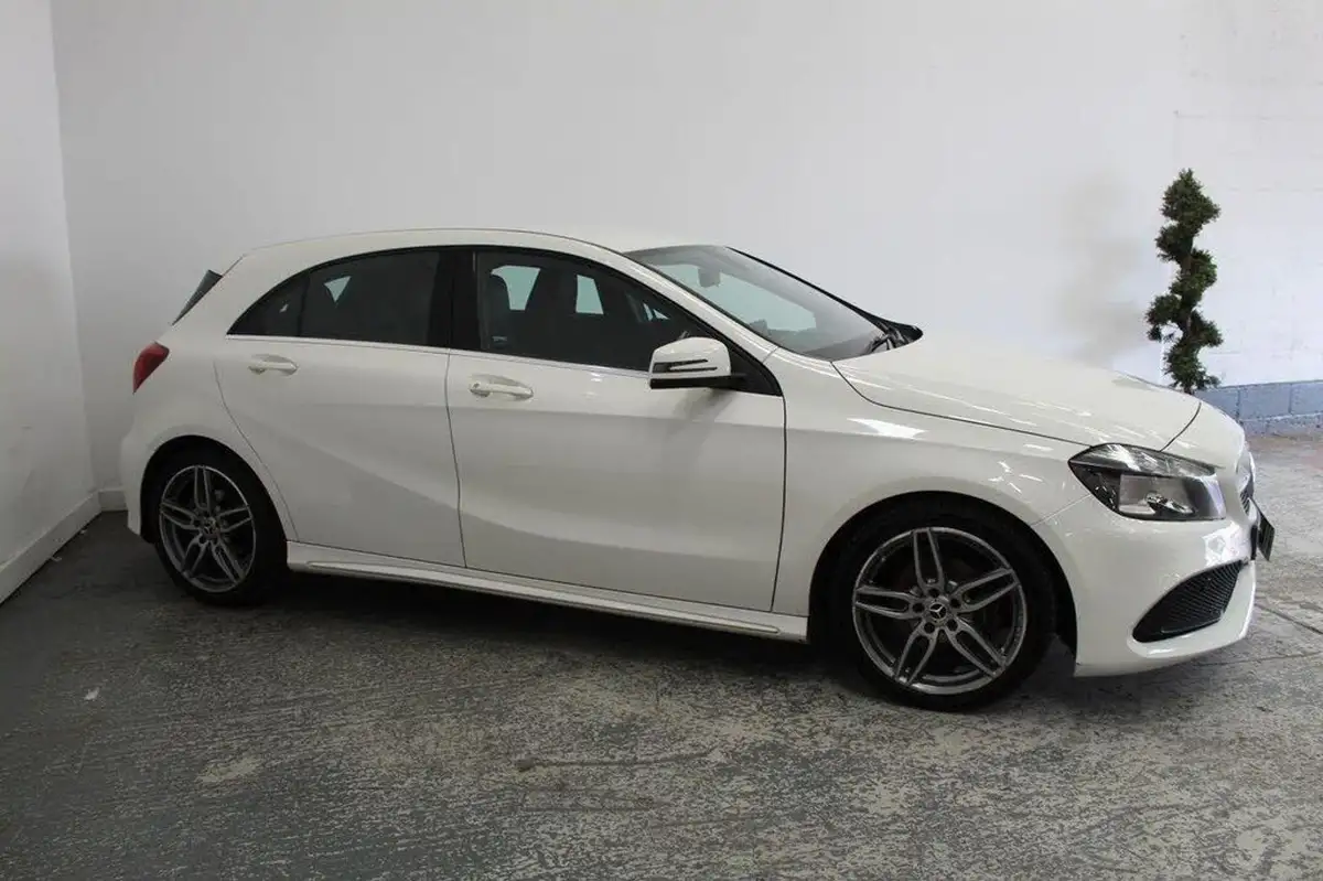 2017-mercedes-benz-a-class-15d-a180d-amg-line-ss-big-3