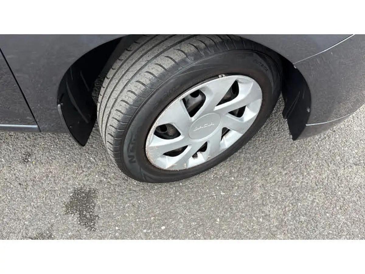 2019-dacia-sandero-10-sce-essential-big-35
