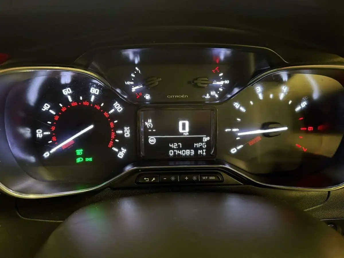 2018-citroen-c3-12-puretech-flair-nav-edition-82ps-big-40