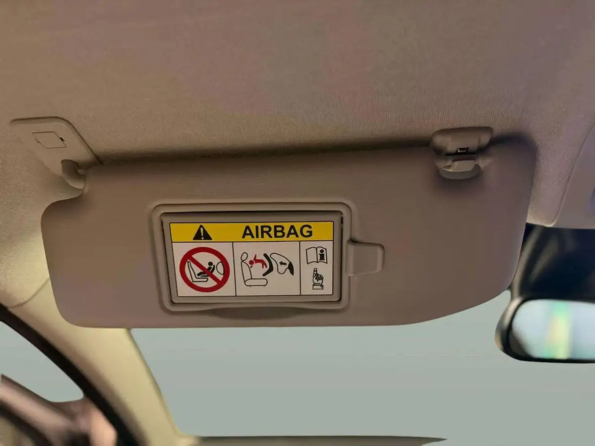 2018-citroen-c3-12-puretech-flair-nav-edition-82ps-big-16