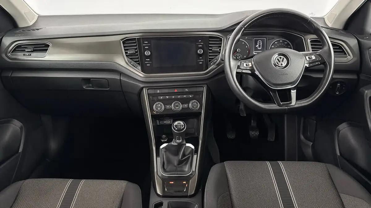 2019-volkswagen-t-roc-15-tsi-se-big-10