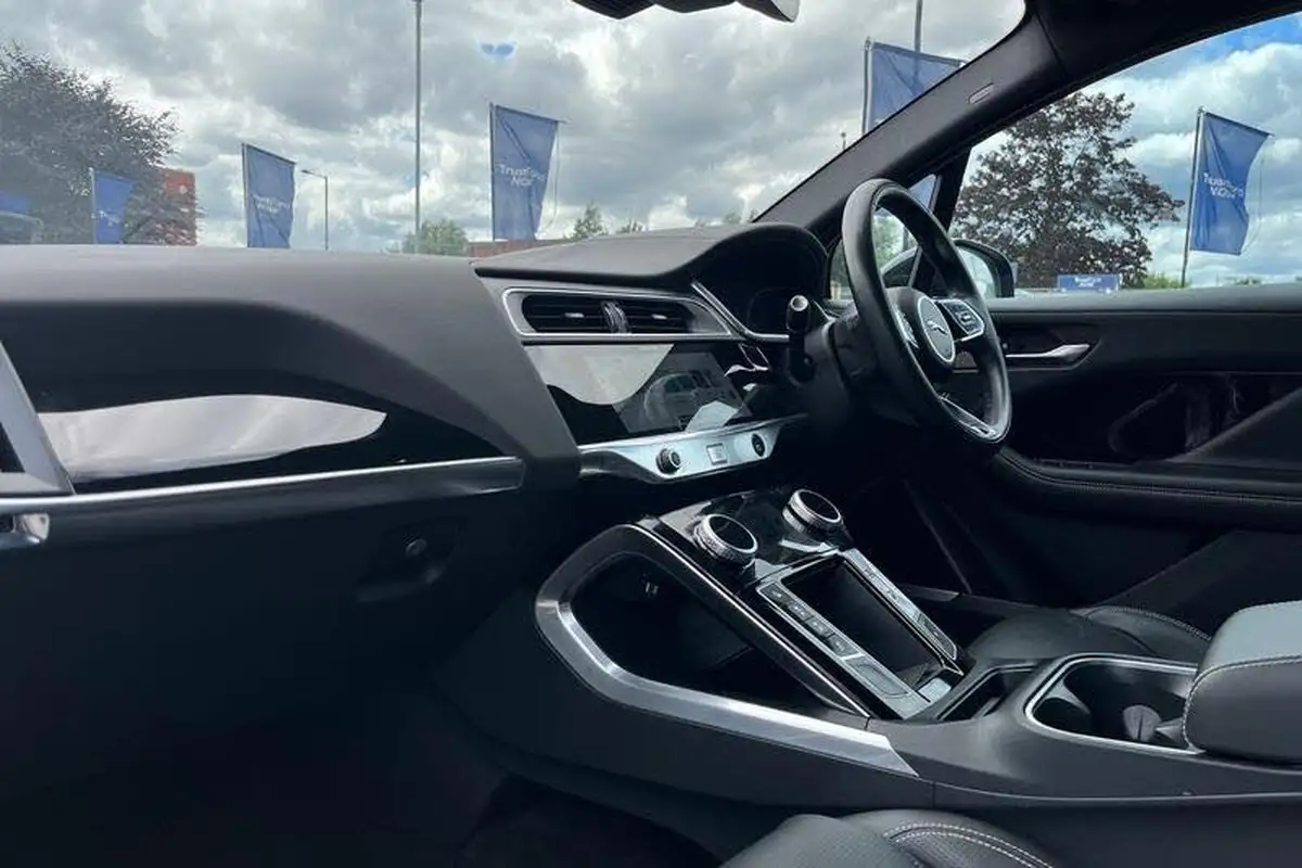 2022-jaguar-i-pace-ev400-hse-black-big-17