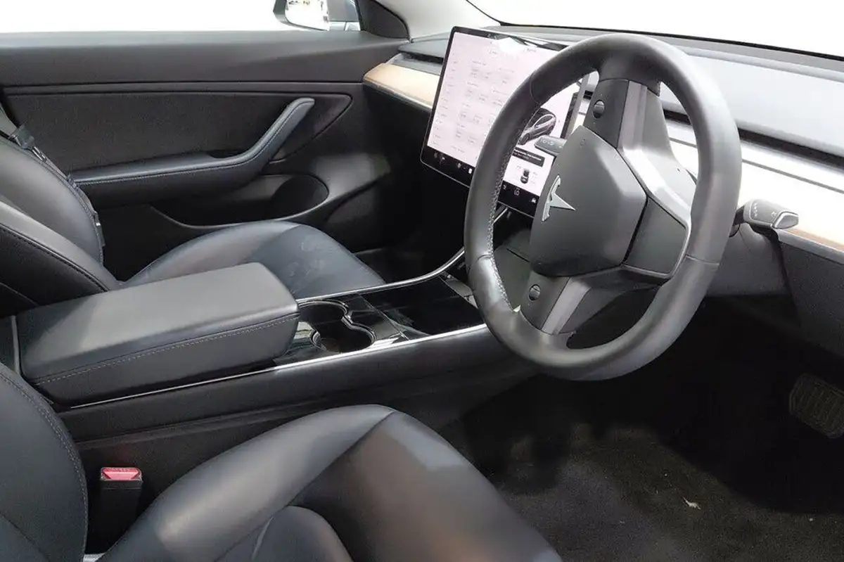 2020-tesla-model-3-e-standard-plus-big-8