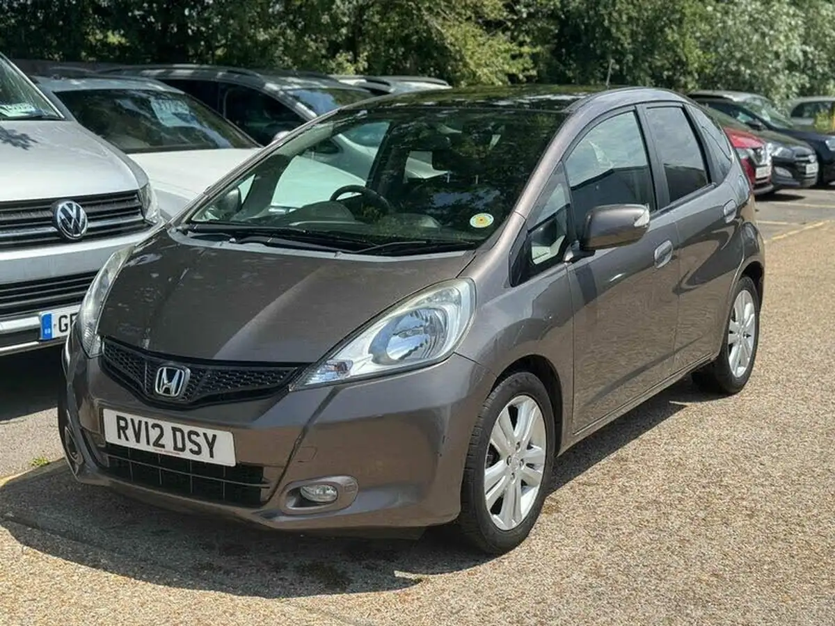 2012-honda-jazz-14-ex-cvt-big-18