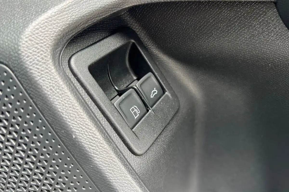 2024-cupra-formentor-15-e-hybrid-vz2-big-22