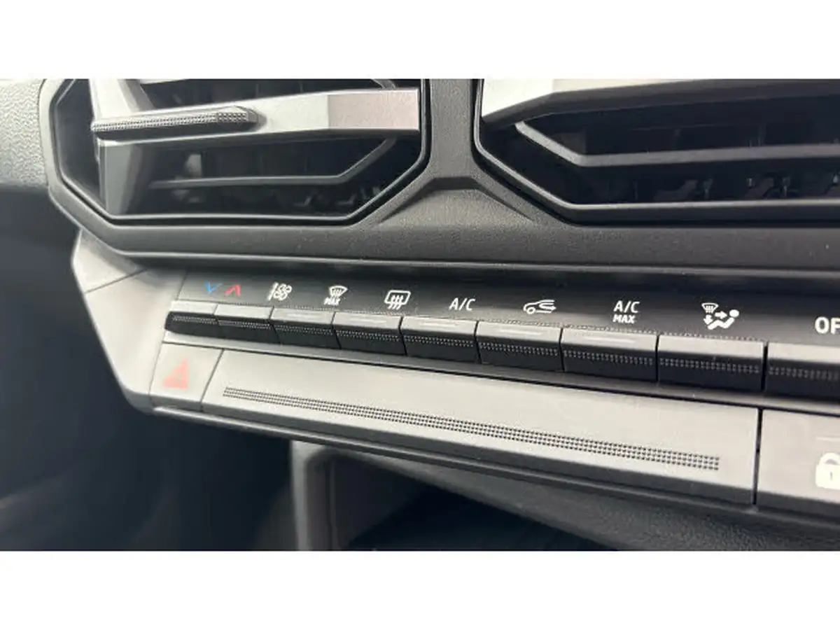2025-dacia-duster-13-tce-expression-130bhp-station-wagon-5d-1199cc-big-42