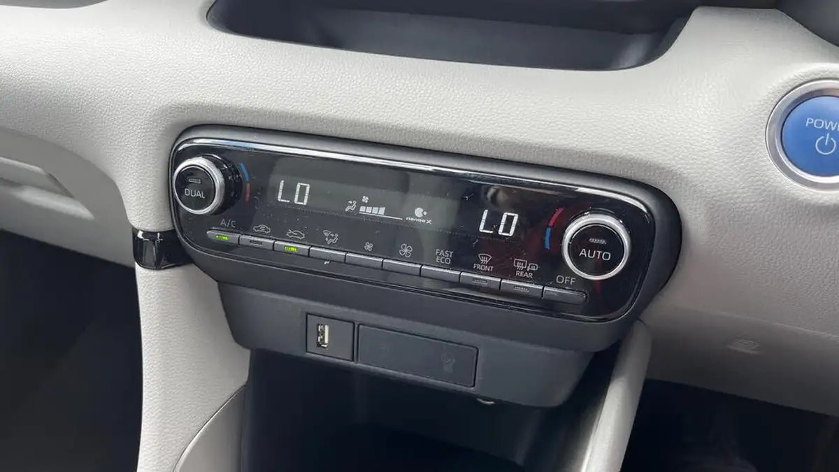 2022-toyota-yaris-cross-15-vvt-i-excel-city-packpan-roof-big-42