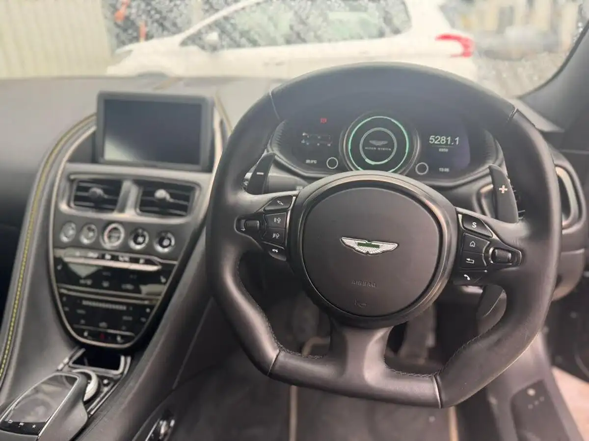 2022-aston-martin-db11-40-v8-528bhp-ss-big-22