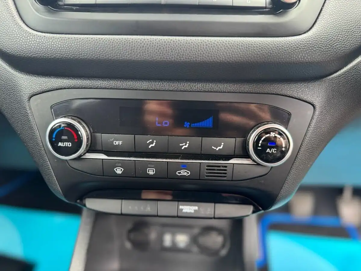 2016-hyundai-i20-12-sport-big-19