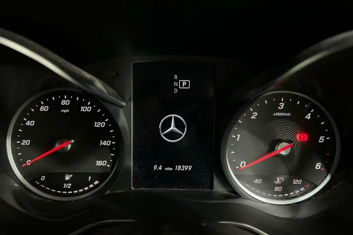 2021-mercedes-benz-c-class-20d-c220d-amg-line-edition-coupe-2d-big-13