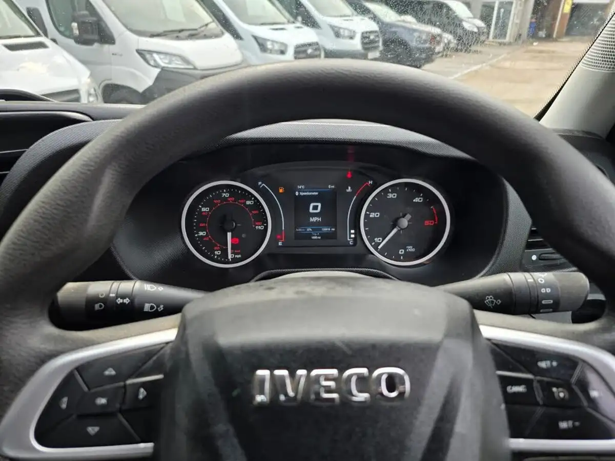 2020-iveco-daily-s-class-23td-35s14-3450-eu6-chassis-cab-hi-matic-big-15