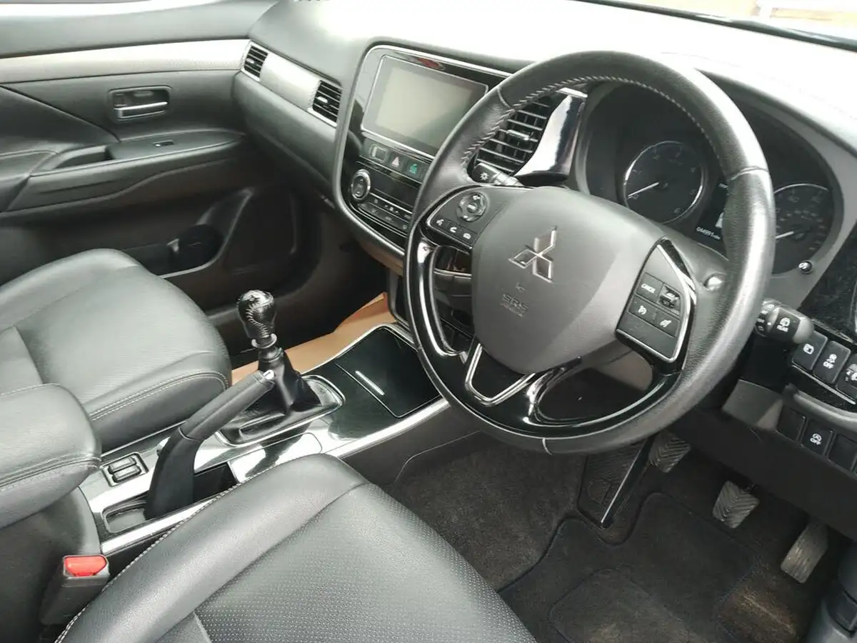 2018-mitsubishi-outlander-22di-d-juro-big-9
