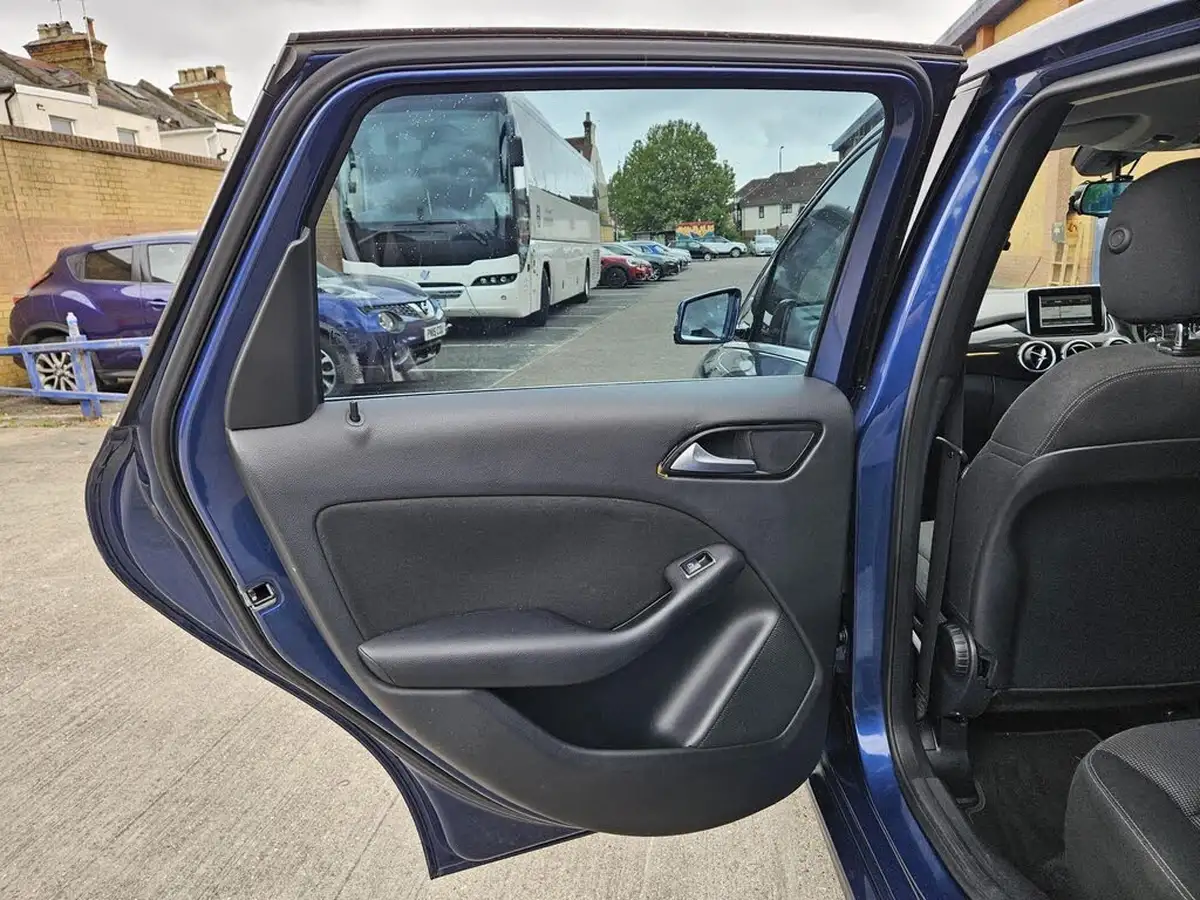 2012-mercedes-benz-b-class-16-b180-se-blue-f-ss-big-32