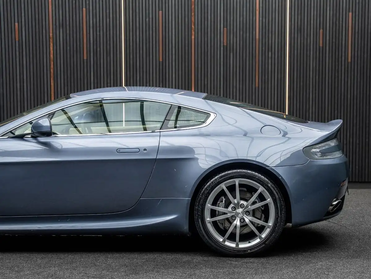 2016-aston-martin-vantage-47-v8-vantage-coupe-sportshift-big-12