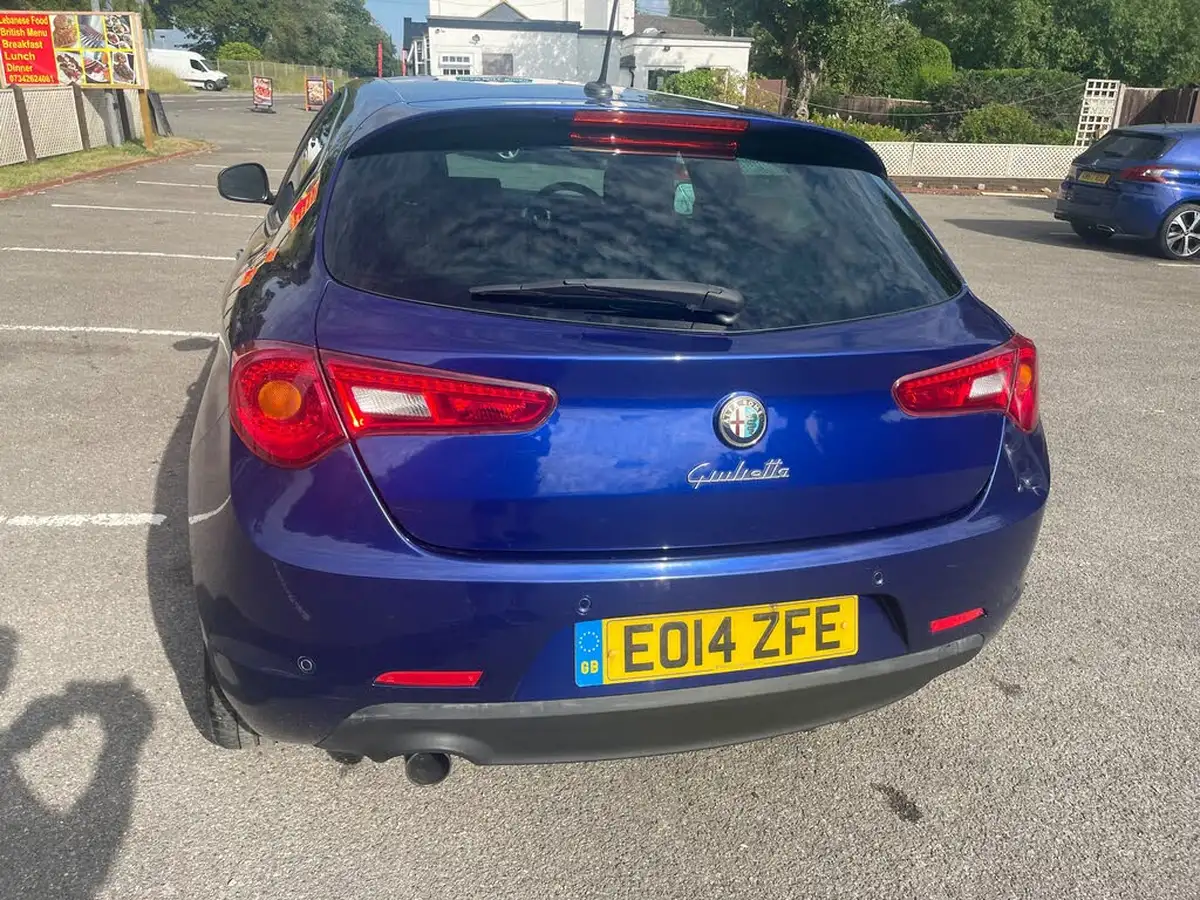 2014-alfa-romeo-giulietta-14-sportiva-nav-alfa-tct-big-6
