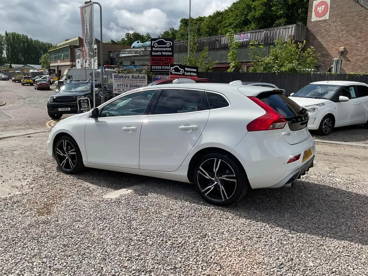 2016-volvo-v40-20td-d2-r-design-pro-big-74