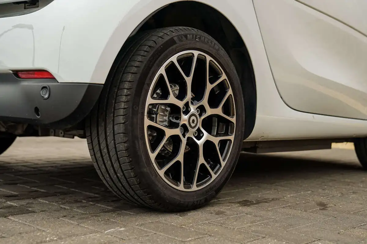2022-smart-fortwo-eq-exclusive-coupe-big-10