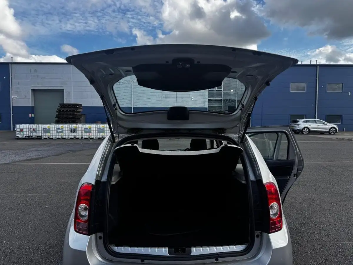 2014-dacia-duster-15d-laureate-110-110bhp-4x4-big-9