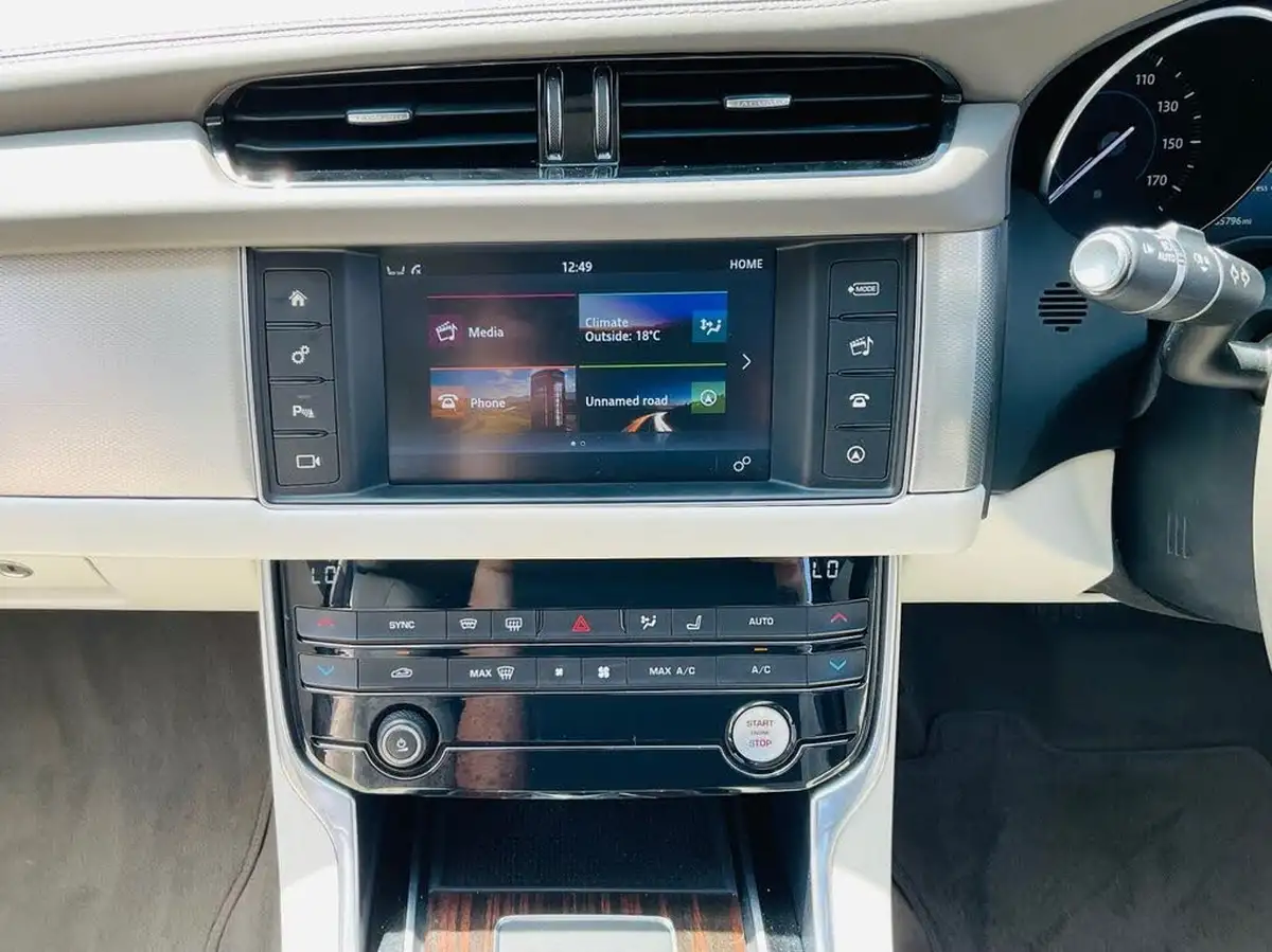 2015-jaguar-xf-20td-portfolio-180ps-auto-big-34