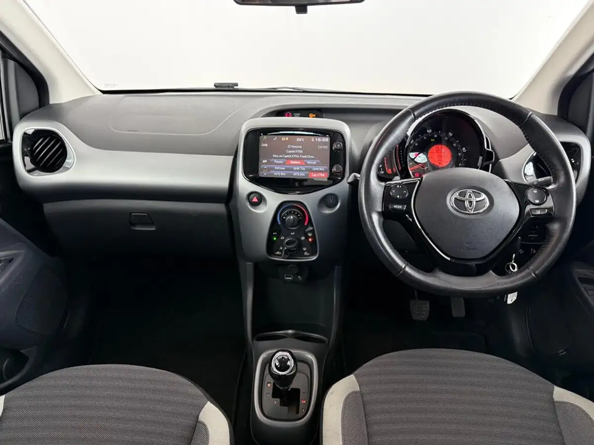 2018-toyota-aygo-10-vvt-i-x-play-68bhp-tss-5d-x-shift-big-17