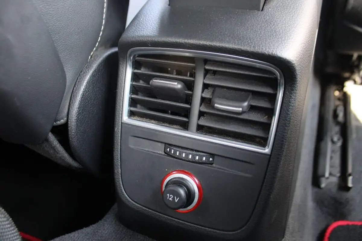 2016-audi-a3-cabriolet-14-tfsi-s-line-nav-tronic-big-15