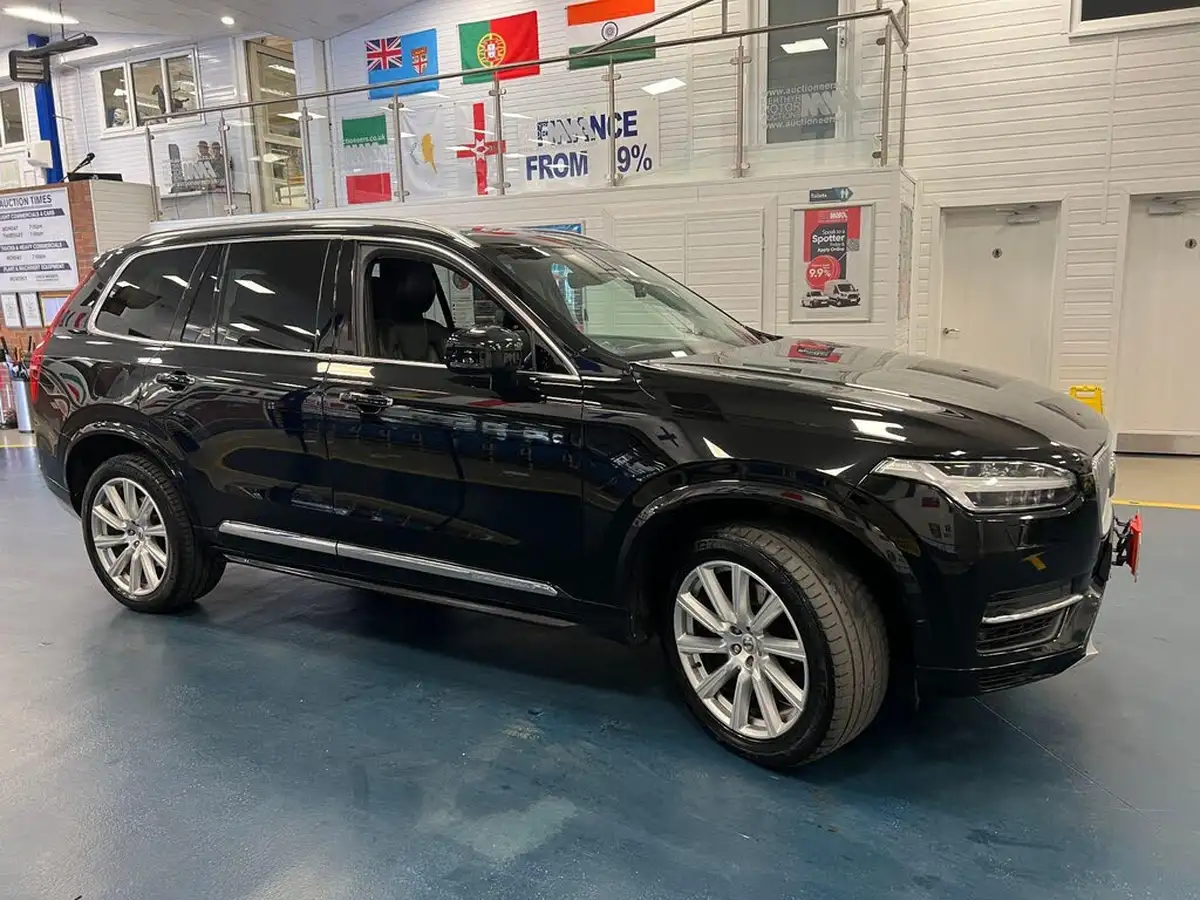 2016-volvo-xc90-20-inscription-t8-384bhp-hybrid-big-1