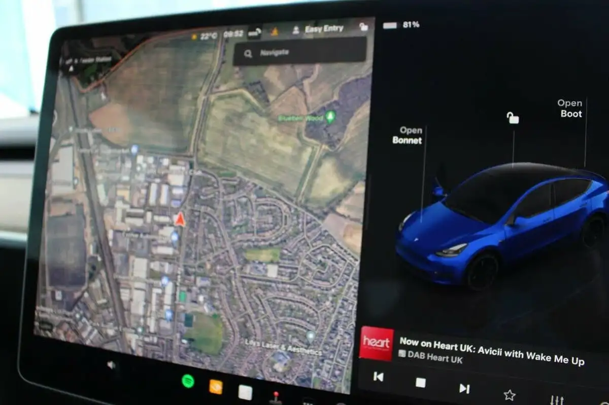 2022-tesla-model-y-e-performance-big-18