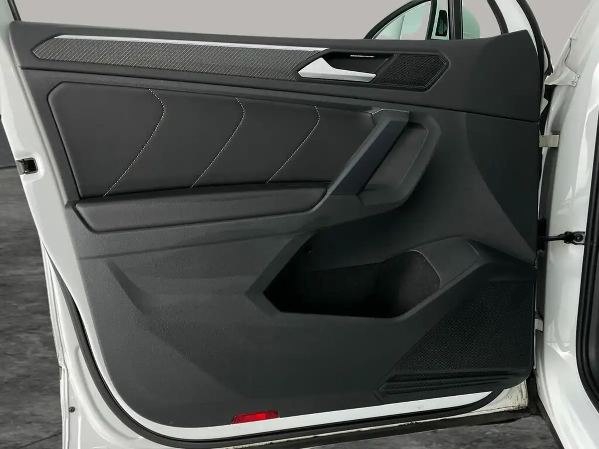 2021-volkswagen-tiguan-15-tsi-r-line-big-40