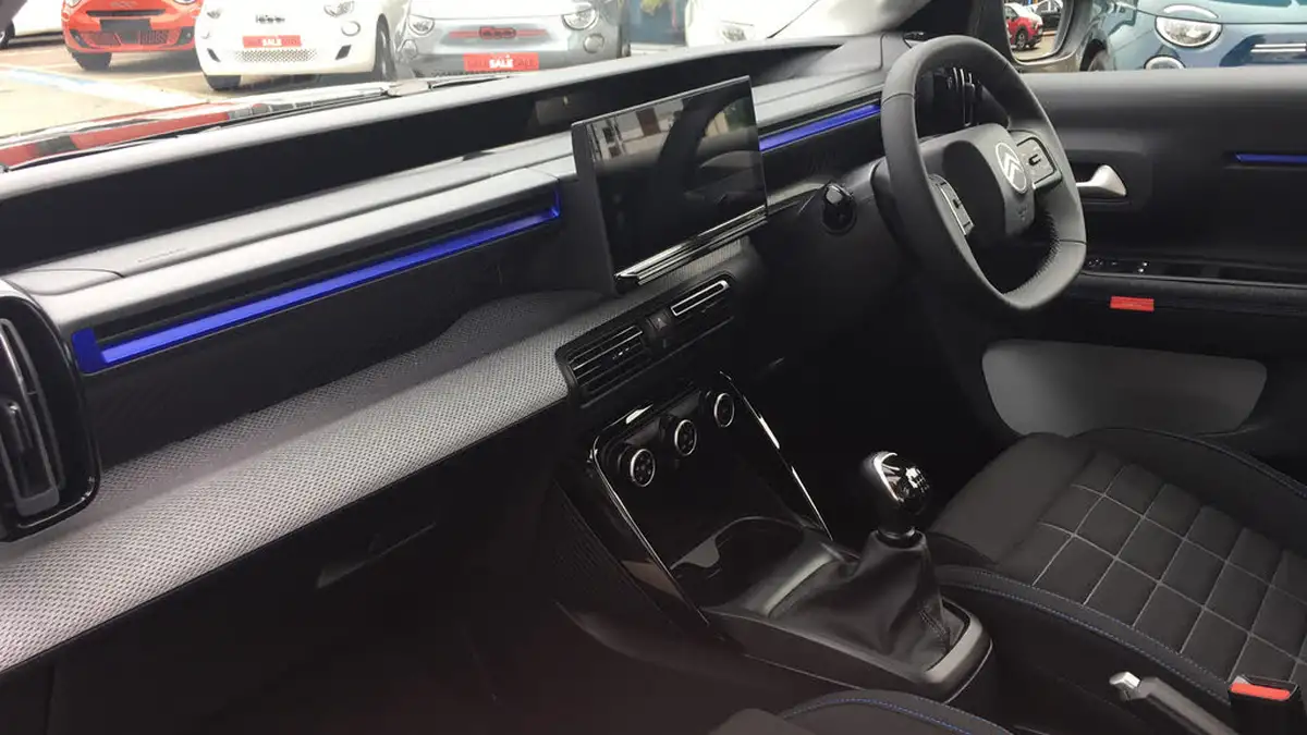 2025-citroen-c3-12-turbo-plus-big-11