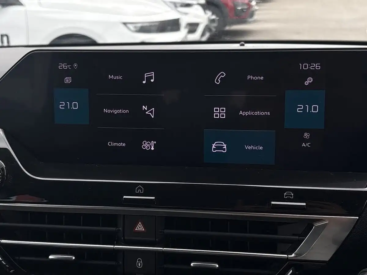 2021-citroen-c4-12-puretech-sense-big-25