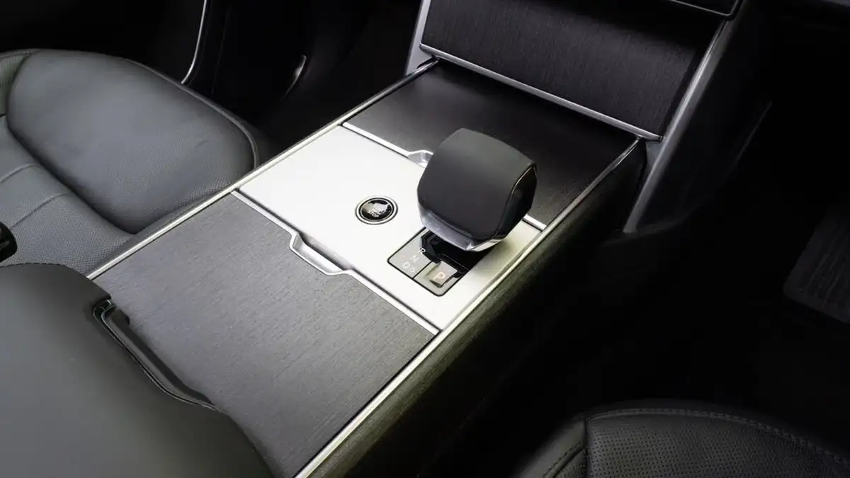 2024-land-rover-range-rover-30-d350-se-big-12