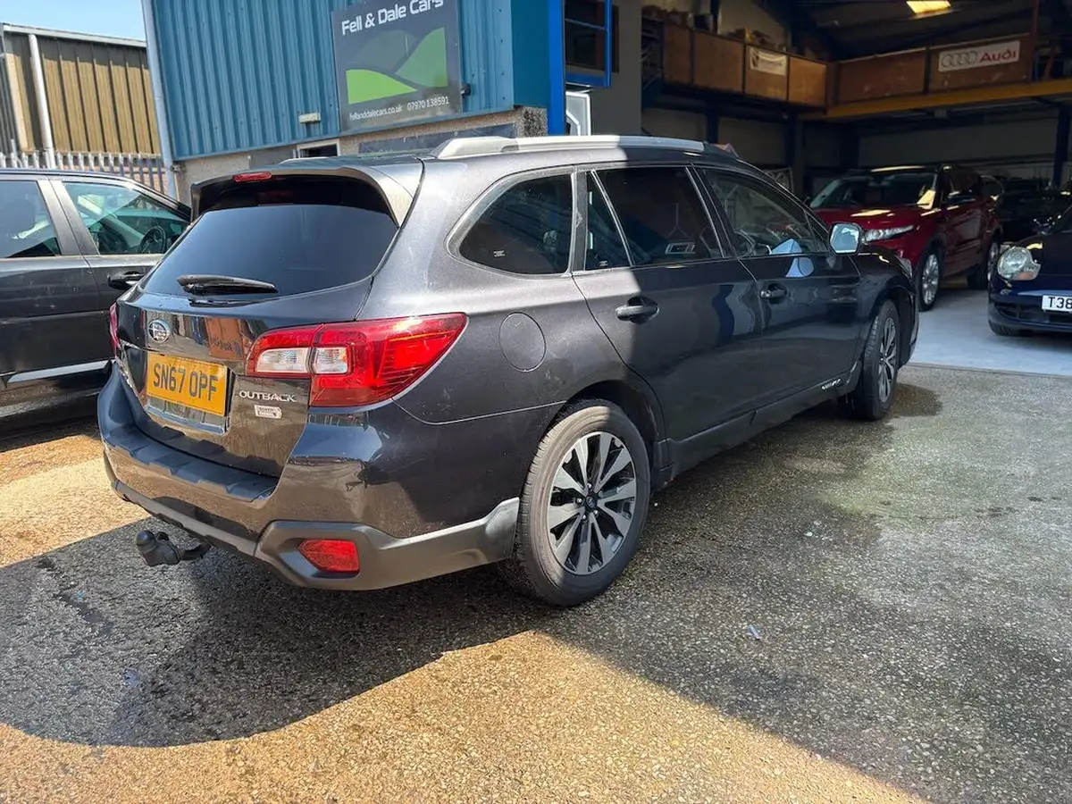 2017-subaru-outback-20td-se-premium-lineartronic-big-6