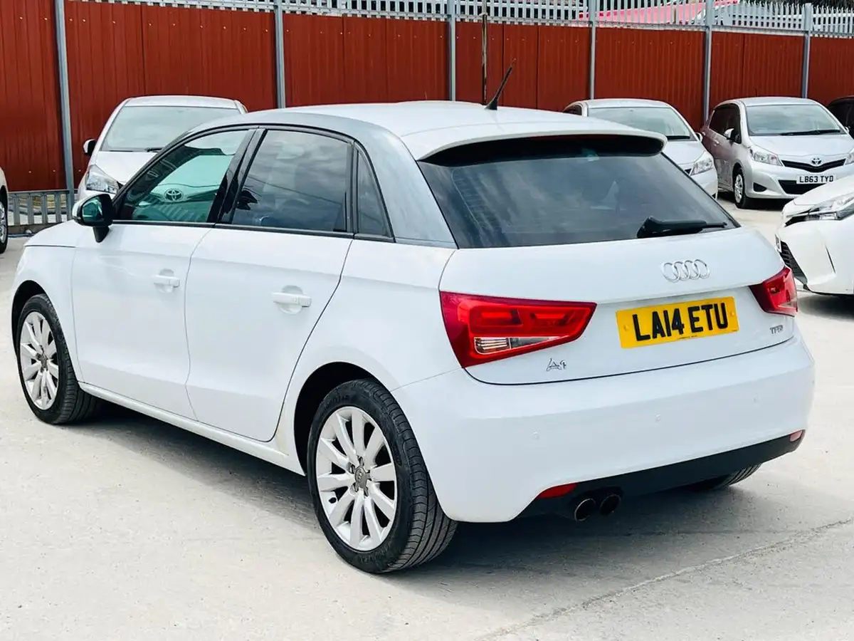 2014-audi-a1-14-122ps-sportback-5d-1390cc-s-tronic-big-5